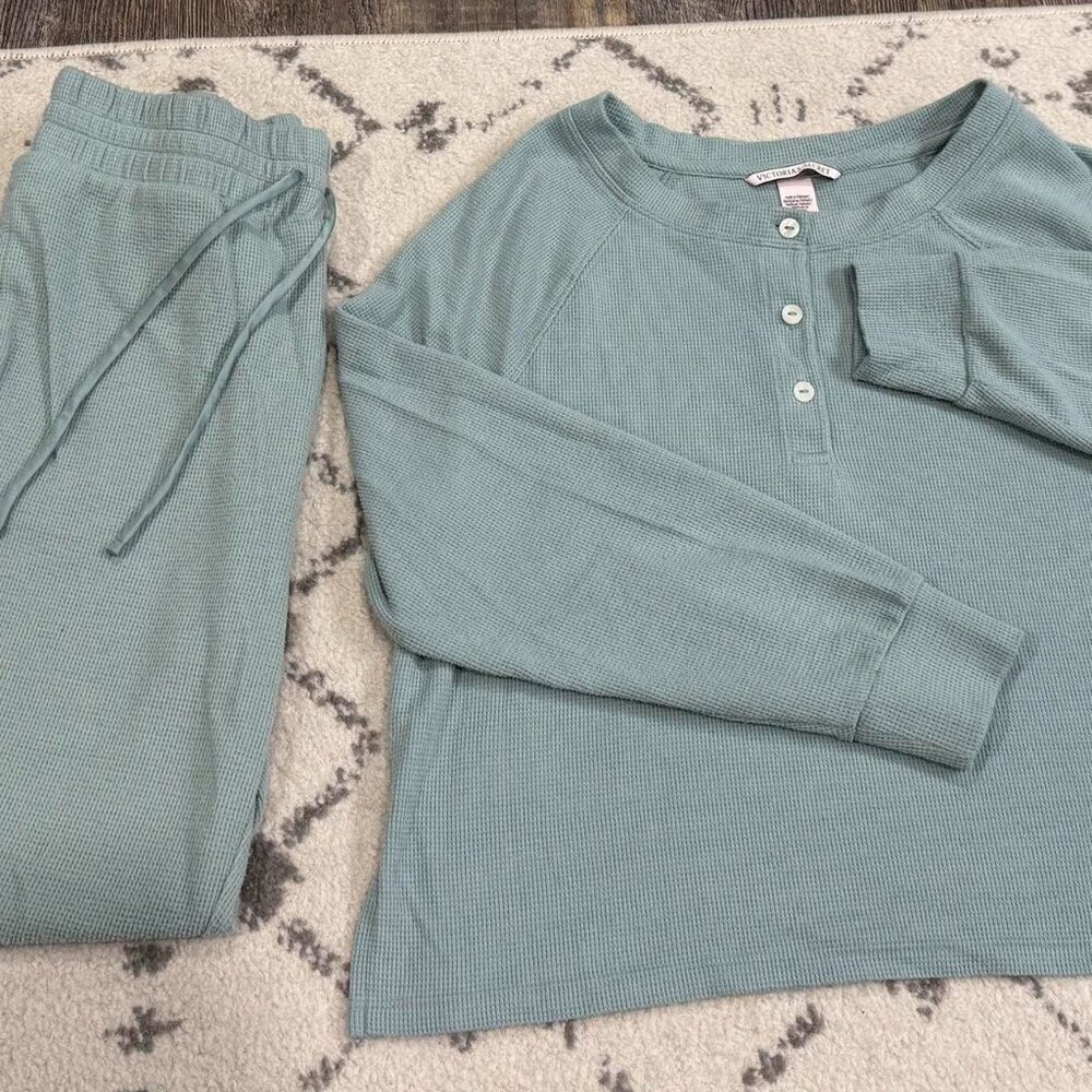Victoria Secret PJ Set - Picture 2 of 5